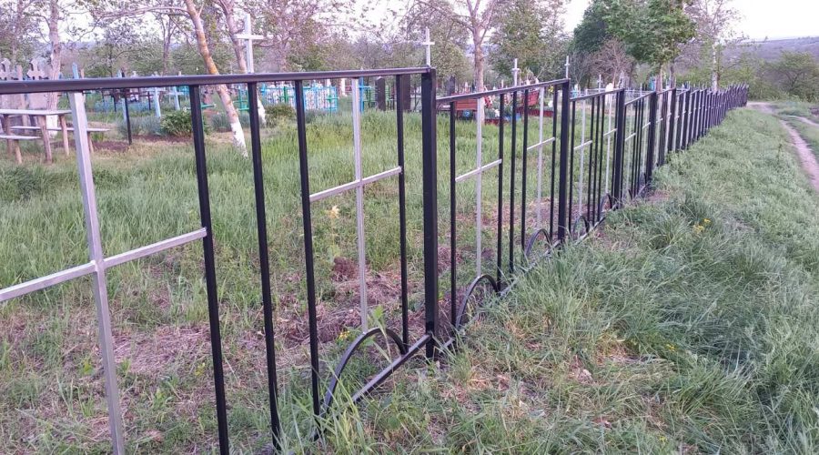 The new beautiful black fence